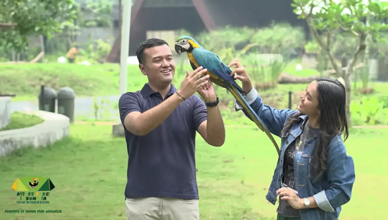 Menyusuri Aviary Park Indonesia