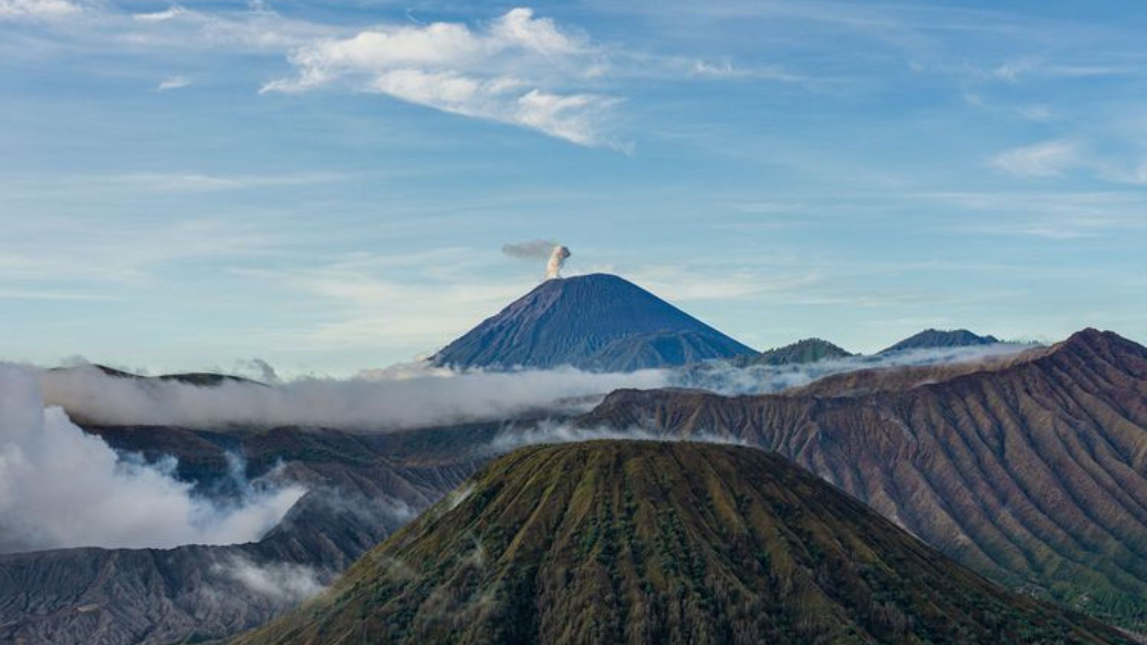 Gunung Bromo Tutup Saat Long Weekend Nyepi dan Idul Fitri 2025