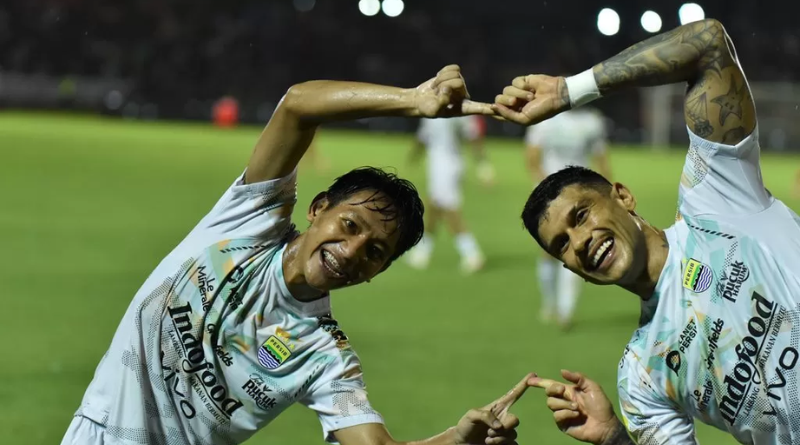 Persib Bandung Unggul 8 Poin, Semakin Mendekat Menuju Juara , Persib Bandung menunjukkan performa mengesankan di pekan ke-27 BRI Liga 1 2024/2025